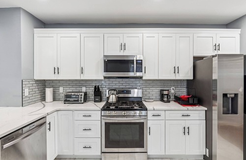 Downtown Wilmington House | Tilton Midtown - Modern Comfort with Central A/C, 3 Bedrooms and 2.5 Bathrooms