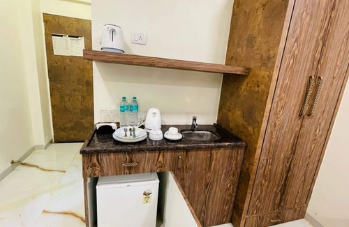 Santacruz Apartment | TIM Santacruz Mumbai Airport