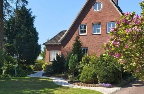 Krautsand House | Time out by the river