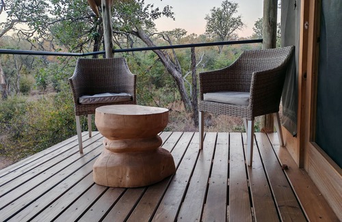 Phalaborwa Cabin | TIMELESS THRILLS: EMBRACE THE ESSENCE OF A CONSERVATION-DRIVEN EXPERIENCE