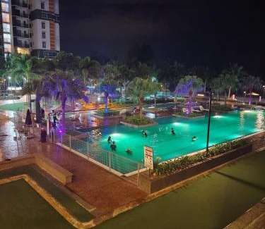 Kuantan House | Timurbay Seafront By Moonlight pool view