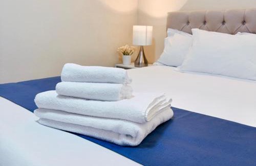 Burnaby House | Tina House - Near Skytrain Metrotown