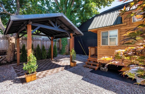 Hosford-Abernethy House | Tiny Aztec - Walk to Local Shops & Restaurants