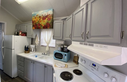 Gulf Shores House | “Tiny” Beach-Big Fun! Close to Ballparks! Quiet, beautiful space!