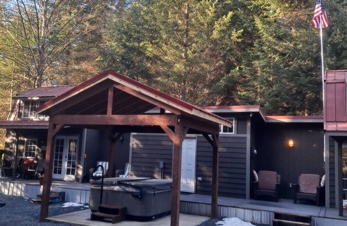 Ashford Cabin | Tiny Cabin B, Steps from Mt. Rainier Nat Park W/firepit close to river & trails