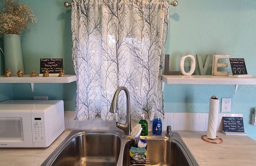 Valley Center Cottage | Tiny Home in Bulldog Paradise with free puppy love ❤️