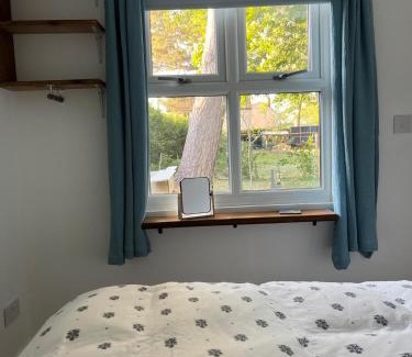 East Drayton Ski Chalet | Tiny home in Grade 1 listed church garden