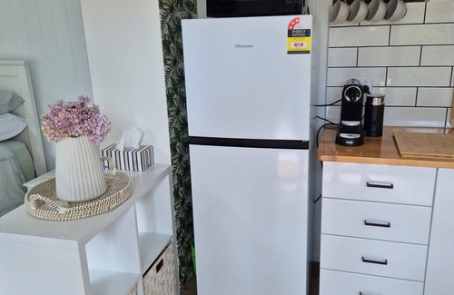 Kuranda Apartment | Tiny home in the rainforest. Relax with the Wallabies and abundant birdlife,