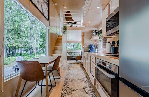 Deer River House | Tiny-home on the beautiful waters of Deer Lake!