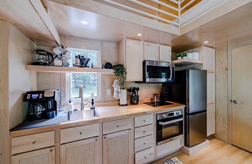 Deer River House | Tiny-home on the beautiful waters of Deer Lake!