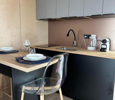 Richardmenil Apartment | Tiny House Chambre Salon Cuisine by EXTINY