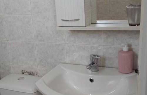 Koukouli Apartment | Tiny Studio Patra