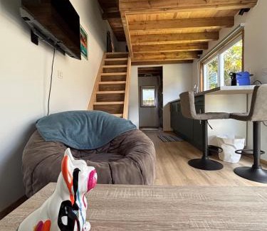 Punaauia Ski Chalet | Tiny Surf