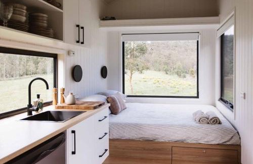 Upper Colo House | Tiny Thomas