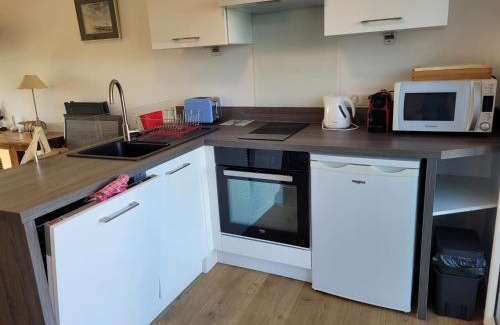 Pouldreuzic Apartment | Tipoz'Immo-Le Cocon direct access beach-spot surf