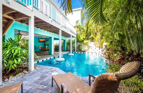 Holmes Beach House | Tipsy Turtle
