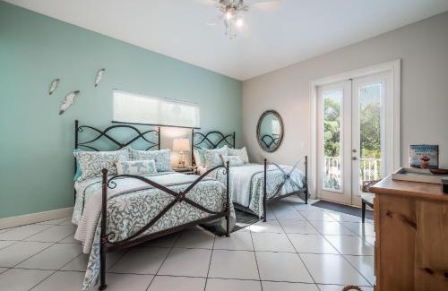 Holmes Beach House | Tipsy Turtle