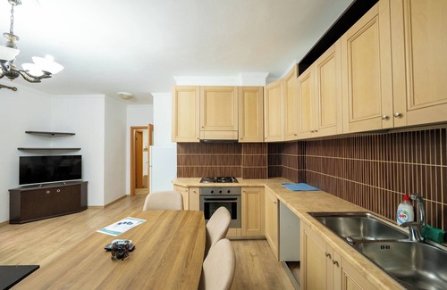 Tirana Apartment | Tirent Apartment - Spacious 2-Bedroom Stay Near Liqeni i Thatë