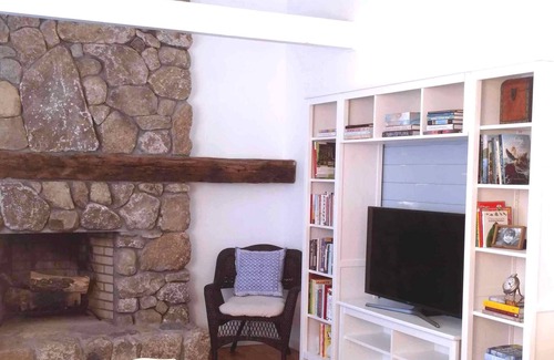Vineyard Haven House | Tisbury - Airy 4-bedroom with Peaceful Pool