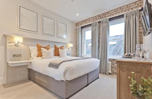 Cockermouth House | Tithe Barn - Self Check In Hotel