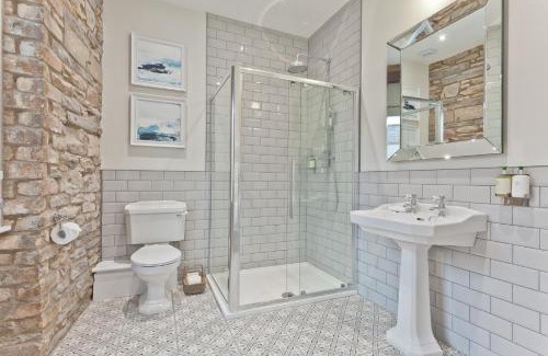 Cockermouth House | Tithe Barn - Self Check In Hotel