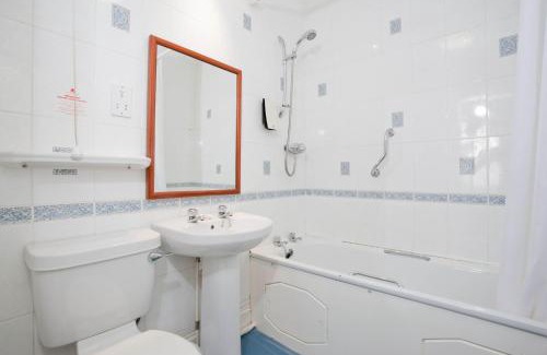 Torquay City Centre Hotel | TLH Derwent Hotel - TLH Leisure, Entertainment and Spa Resort