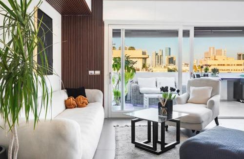Tel Aviv City Center Apartment | TLV Penthouse With bomb shelter, Hottub and OutDoor Kitchen