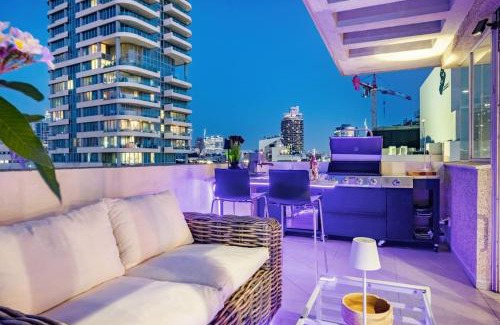 Tel Aviv City Center Apartment | TLV Penthouse With bomb shelter, Hottub and OutDoor Kitchen