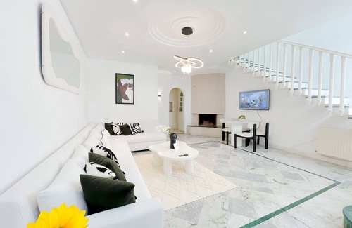 Amilcar Apartment | La petite maison: Charme en bord de mer