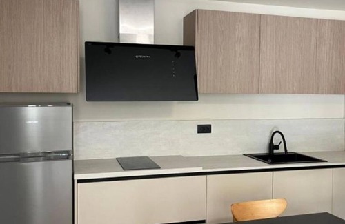 Vlore Apartment | tn5-minutes to the sea! One-bedroom Apartment with Garden View