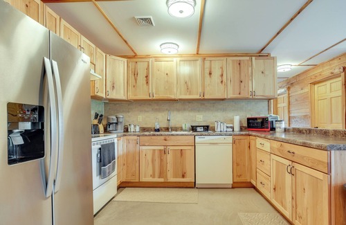 Toivola House | Toivola Home w/Fire Pit: 8 Mi to Lake Superior!