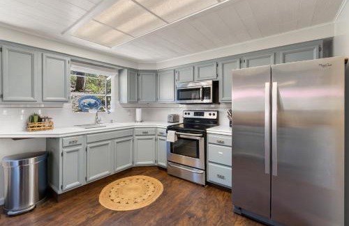 West Village House | Tollhouse Cottage Heart Of Shaver