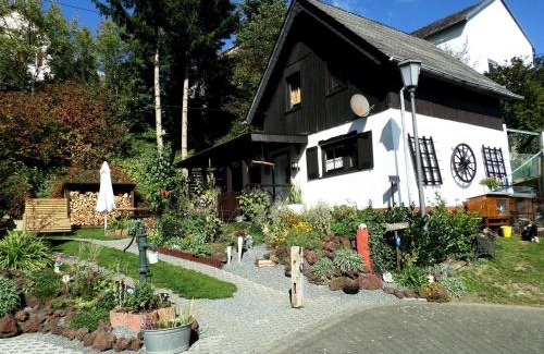 Udler House | Tom`s Hütte
