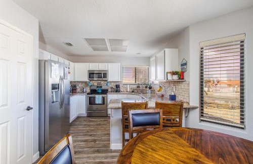 Lake Havasu City House | Tom Tom Beats Pool Home Retreat