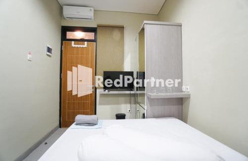 Tomang Hotel | Tomang Gelong Guest House Syariah Mitra RedDoorz