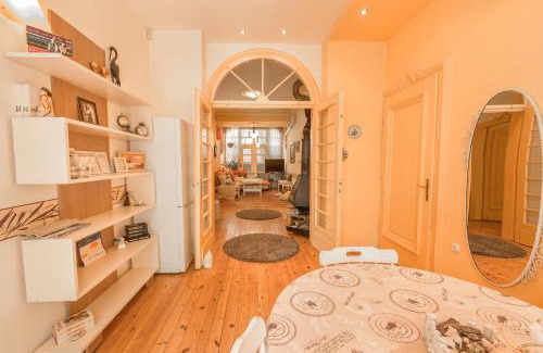 Plovdiv Center Apartment | TOMOVI HOME - Three bedrooms City center