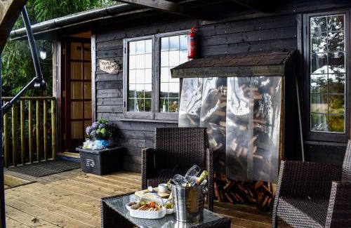 Etchinghill House | Toms Cabin - Uk35173