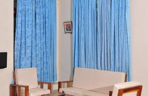 Fort Kochi Bed & Breakfast | Toms Old Mansion