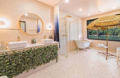 Yanghwa House | Tongyeong Badauigibunpulbilla