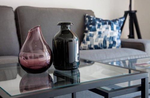 Thissio Apartment | TONI'S Comfy 3BD home with patio, close to Metro
