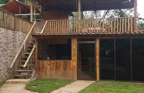 Hatillo Cabin | Tonys Lodge. Mountain cabin, Close to trails for great relaxation