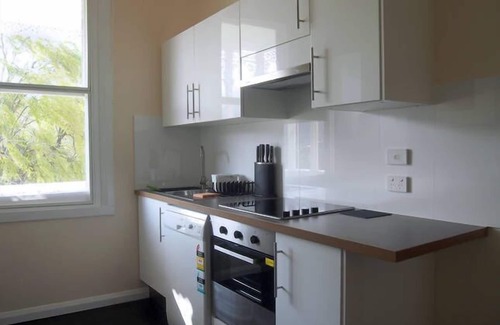 South Hobart Apartment | Toogooloowa about Davey 4