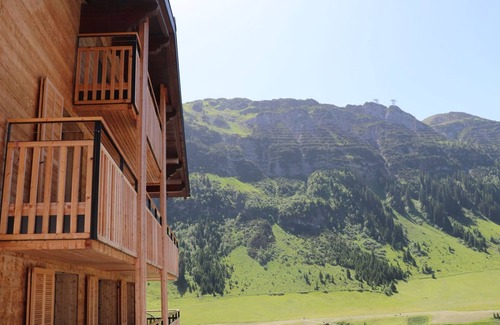 Lech am Arlberg Apartment | Top 5 - Boutique Chalet Almrausch