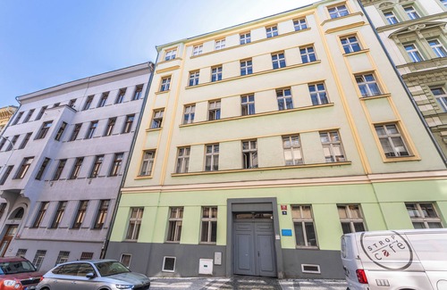 Vinohrady Apartment | Top flat close to Wenceslas square with parking