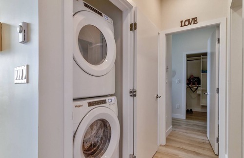 Tsawwassen Apartment | Top Floor 2 bed 2 bath spacious Condo