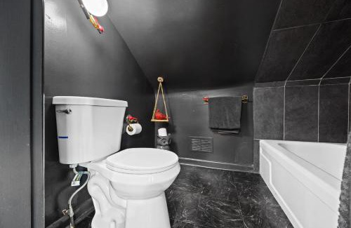 Audubon Apartment | Top Floor Apt Near Churchill Downs & Expo Center
