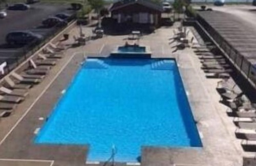 Sandusky House | Top Floor Condo By the Water