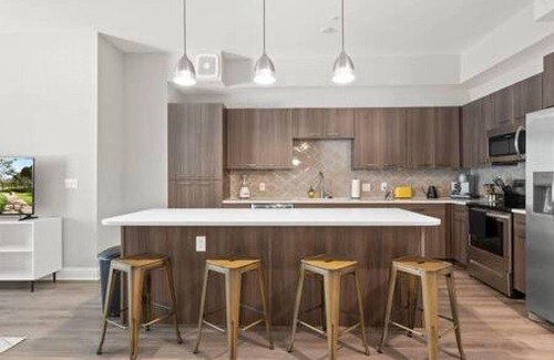 Pleasant Valley Apartment | Top Floor Soco 2BR King Suite 8 Mins to Downtown