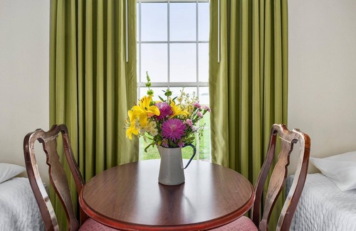 North East Hotel | Top Floor Standard Deluxe