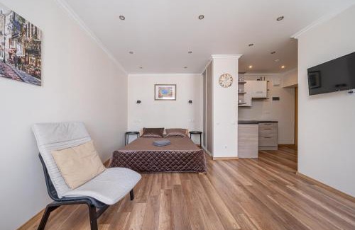 Avoti Apartment | Top-Floor Studio with Courtyard View in UNESCO Area, Murnieku street Residence